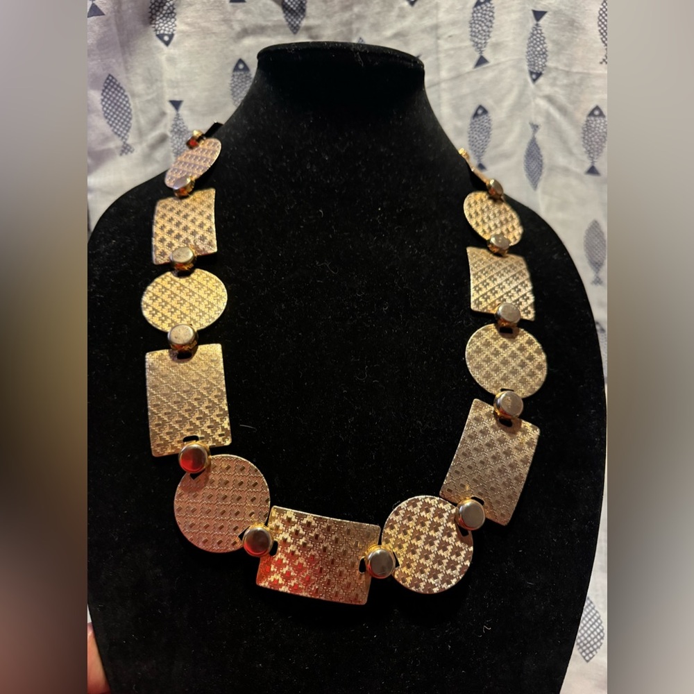 Huge Statement Accessory - image 2